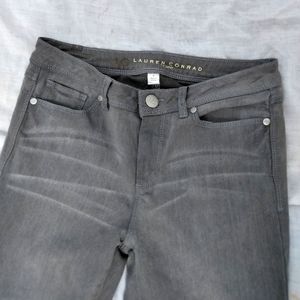 2 for $10❤️❤️Lauren Conrad skinny jeans size 6